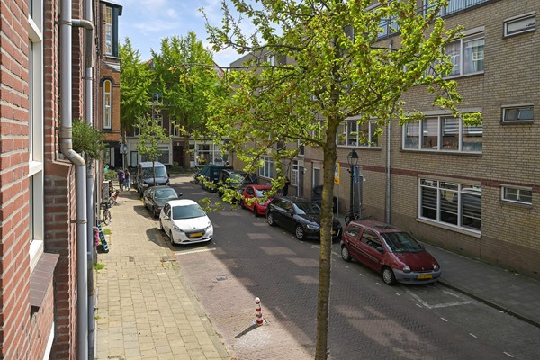 Medium property photo - Van Kinsbergenstraat 13, 2518 GV The Hague